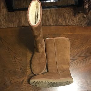 Women’s size 10 UGG boots